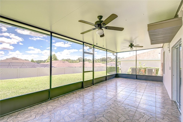 208 English Heritage Pl, Dover, FL 33527 - unfurnished sunroom featuring ceiling fan