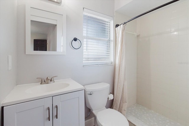 706 E Gate Dr, Safety Harbor, FL 34695 - bathroom with vanity and a tile shower