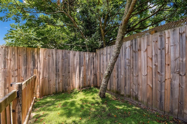 6200 13th Ave, New Port Richey, FL 34653 - view of fenced backyard