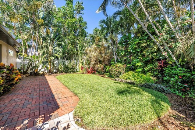 200 Lamara Way NE, Saint Petersburg, FL 33704 - photo 23