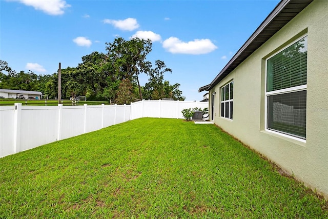 36618 Garden Wall Way, Zephyrhills, FL 33541 - view of yard