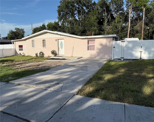5601 Golden Dr, Tampa, FL 33634 - photo 1