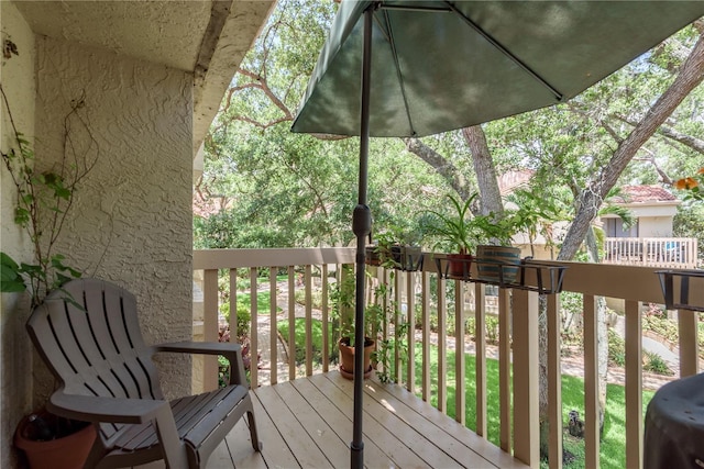 247 Los Prados Dr Unit 1123, Safety Harbor, FL 34695 - view of wooden terrace