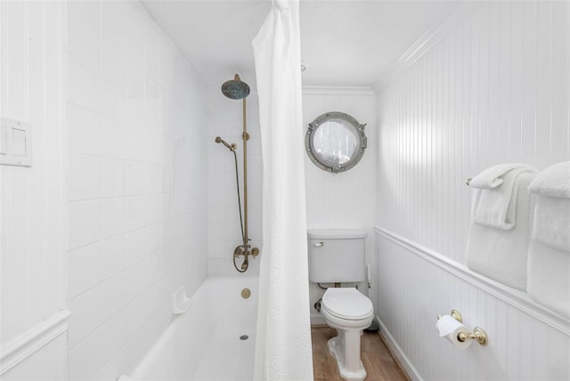 12458 1st St W, Treasure Island, FL 33706 - full bath featuring crown molding, shower / bathtub combination with curtain, and wood finished floors
