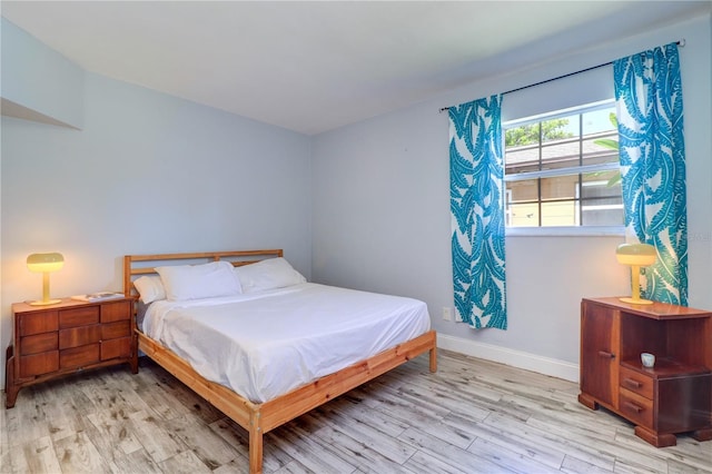 3910 14th Ave N, Saint Petersburg, FL 33713 - bedroom with light wood-style flooring