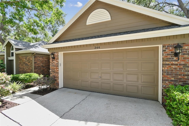 344 Cascade Ln, Palm Harbor, FL 34684 - view of garage