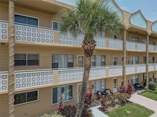 2466 Ecuadorian Way Unit 32, Clearwater, FL 33763 - photo 3