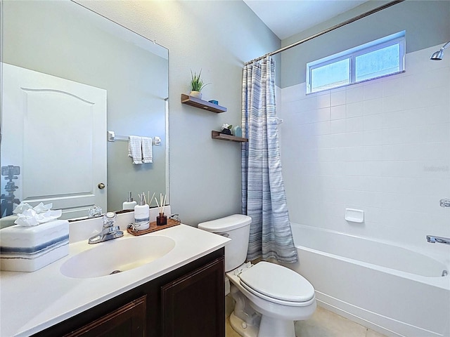 4116 Knollpoint Dr, Wesley Chapel, FL 33544 - full bath with vanity and shower / bath combo