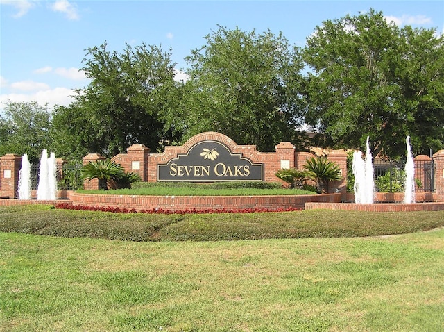 4116 Knollpoint Dr, Wesley Chapel, FL 33544 - community sign with a yard