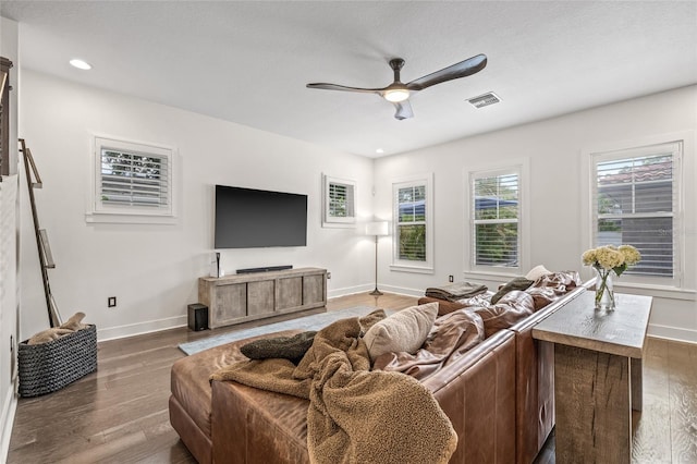 311 12th Ave N, Saint Petersburg, FL 33701 - living area with a ceiling fan, wood finished floors, and recessed lighting