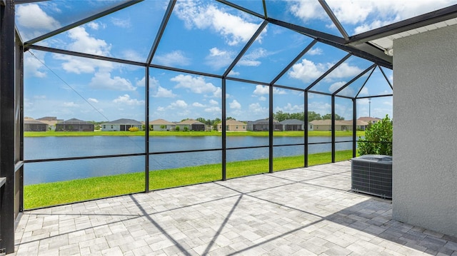 14424 59th Cir E, Bradenton, FL 34211 - view of patio featuring a water view, a lanai, and a residential view