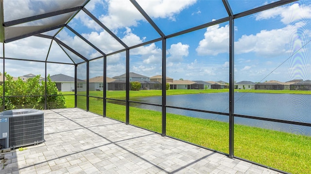14424 59th Cir E, Bradenton, FL 34211 - unfurnished sunroom with a residential view and a water view