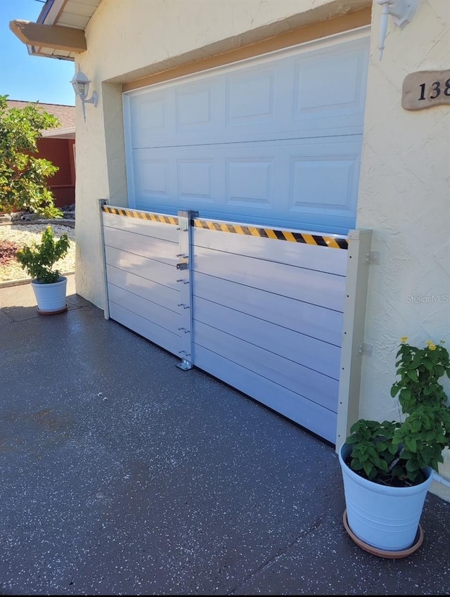 13814 Lavender Ave, Hudson, FL 34667 - view of garage