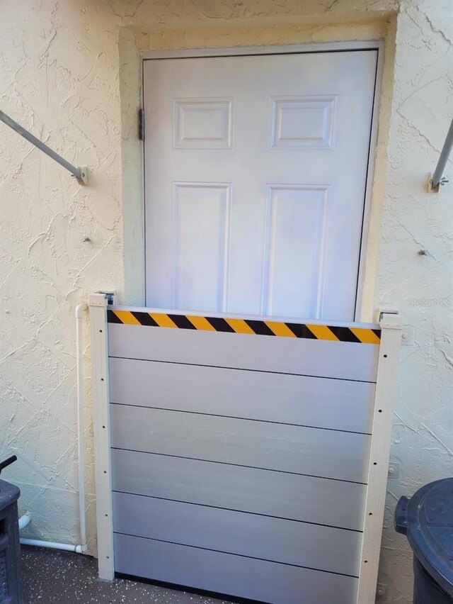 13814 Lavender Ave, Hudson, FL 34667 - detailed view of stucco siding