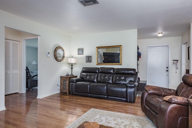 1510 Palmer Ct, Palm Harbor, FL 34685 - living area featuring wood finished floors