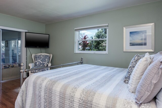 1510 Palmer Ct, Palm Harbor, FL 34685 - bedroom featuring wood finished floors