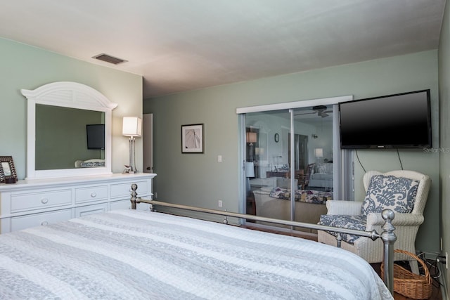 1510 Palmer Ct, Palm Harbor, FL 34685 - bedroom featuring a closet
