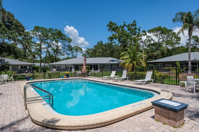 1510 Palmer Ct, Palm Harbor, FL 34685 - community pool with a patio