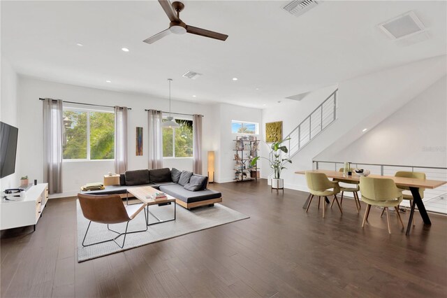 3100 W Paul Ave Unit 14, Tampa, FL 33611 - living area with ceiling fan, wood finished floors, and recessed lighting