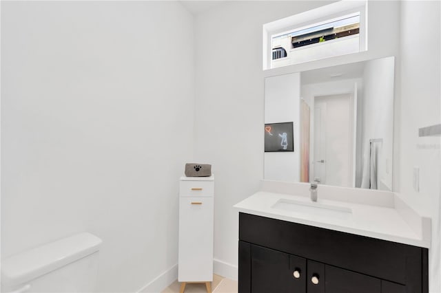 3100 W Paul Ave Unit 14, Tampa, FL 33611 - bathroom with vanity and toilet