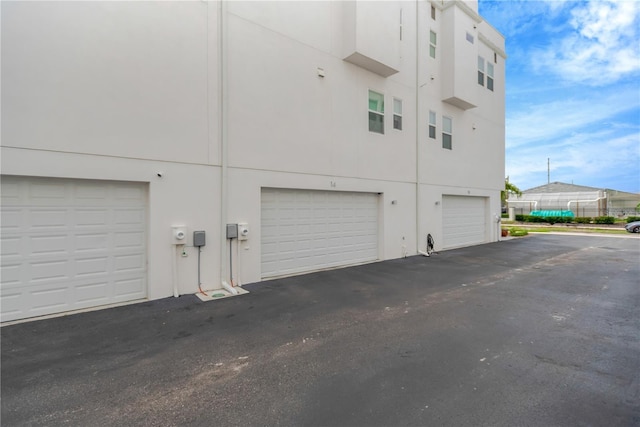 3100 W Paul Ave Unit 14, Tampa, FL 33611 - view of garage