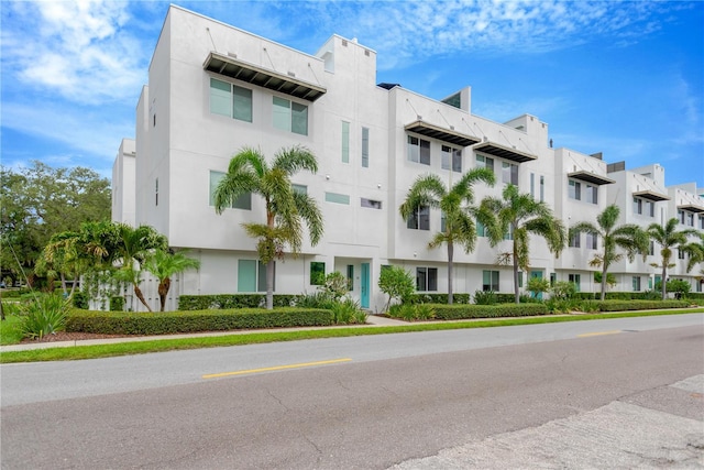 3100 W Paul Ave Unit 14, Tampa, FL 33611 - view of building exterior with a residential view