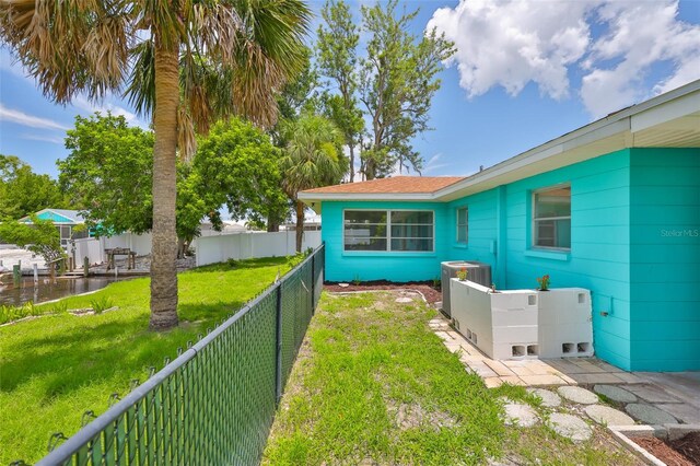 301 Carlyle Blvd, Ruskin, FL 33570 - view of fenced backyard