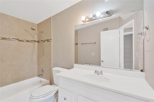 11896 104th Ln, Largo, FL 33773 - full bath featuring vanity and shower / bathtub combination