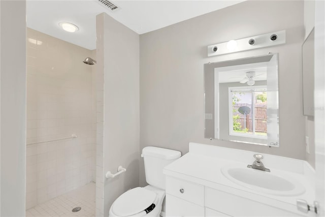 11896 104th Ln, Largo, FL 33773 - full bathroom with tiled shower and vanity