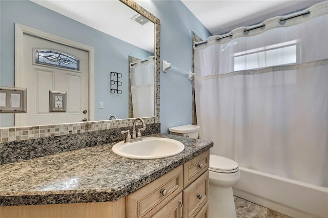 10721 N Ocean Dr, Dunnellon, FL 34434 - bathroom with vanity and shower / bath combo with shower curtain