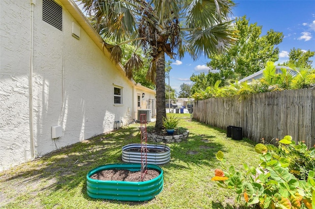 1910 Montego Ct, Oldsmar, FL 34677 - view of yard