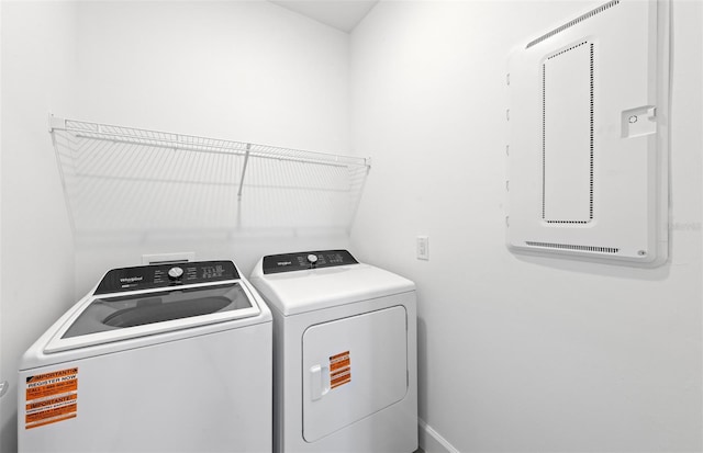 6133 Wire Grass Ct, Nokomis, FL 34275 - washroom featuring washing machine and clothes dryer
