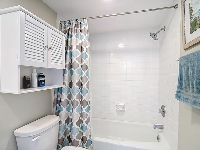 809 Bahia Del Sol Dr Unit 72, Ruskin, FL 33570 - bathroom featuring toilet and shower / tub combo