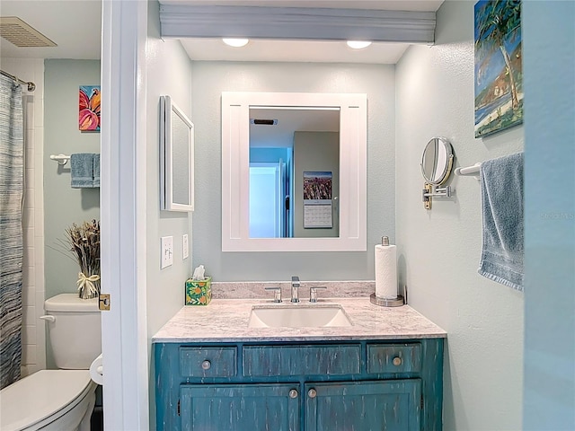 809 Bahia Del Sol Dr Unit 72, Ruskin, FL 33570 - bathroom featuring vanity and a shower with curtain