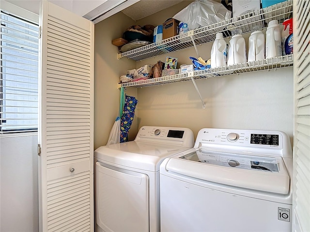 809 Bahia Del Sol Dr Unit 72, Ruskin, FL 33570 - laundry area with separate washer and dryer