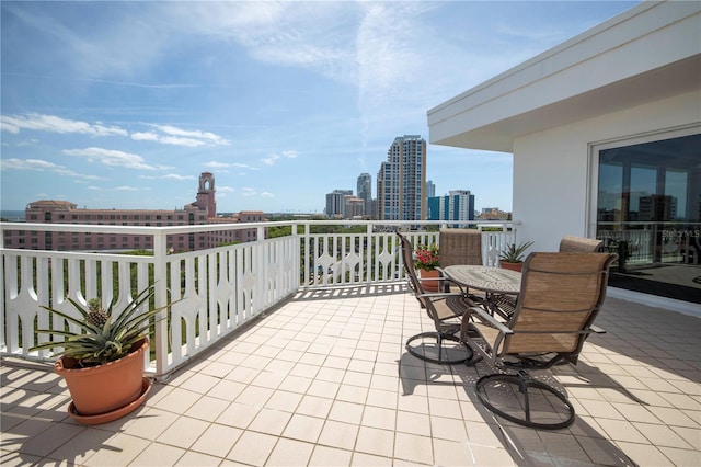 700 Beach Dr NE Unit 602, Saint Petersburg, FL 33701 - patio / terrace featuring a skyline view