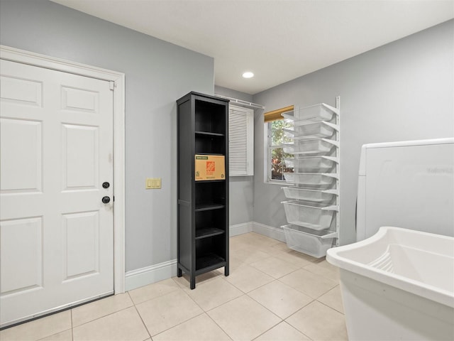 713 Argyle Pl, Temple Terrace, FL 33617 - mudroom featuring light tile patterned floors and recessed lighting