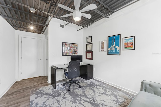 5008 S Macdill Ave Unit 16, Tampa, FL 33611 - home office with ceiling fan and wood finished floors