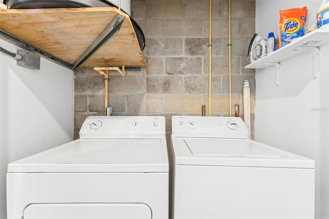 5008 S Macdill Ave Unit 16, Tampa, FL 33611 - washroom featuring separate washer and dryer