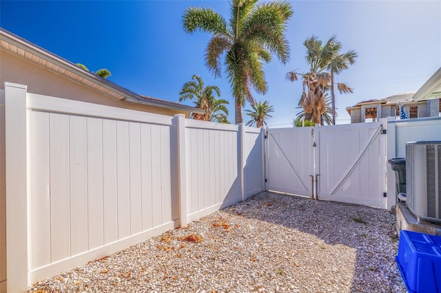 2010 E Vina Del Mar Blvd, St Pete Beach, FL 33706 - view of yard with a gate