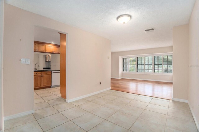 13310 Golf Crest Cir, Tampa, FL 33618 - photo 9