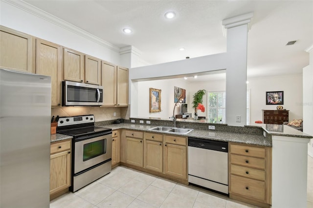 1421 Ridge Ter, Tarpon Springs, FL 34689 - photo 8