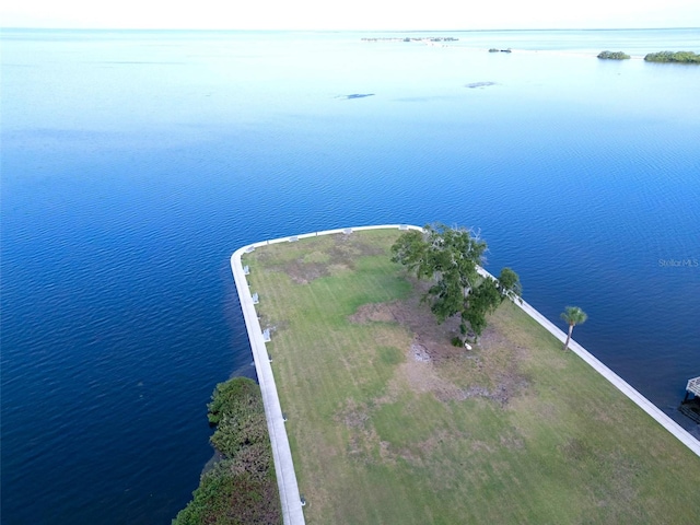 401 Windrush Bay Dr, Tarpon Springs, FL 34689 - aerial view of a nearby body of water