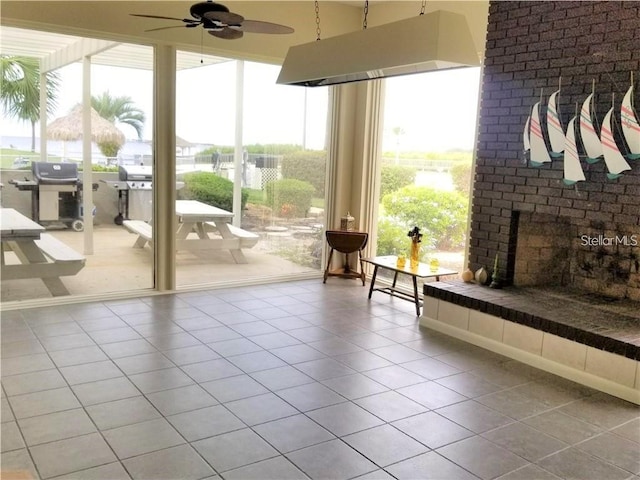 401 Windrush Bay Dr, Tarpon Springs, FL 34689 - view of building lobby