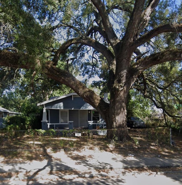 510 E Lake Ave, Tampa, FL 33603 - view of front of property featuring a porch