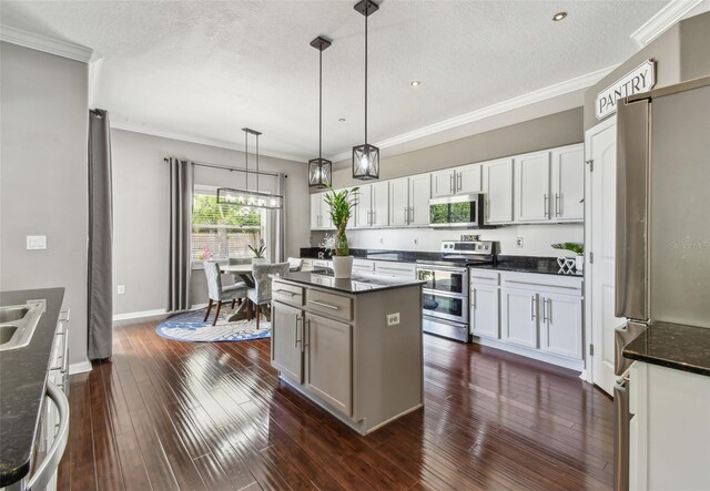 31111 Bridgegate Dr, Wesley Chapel, FL 33545