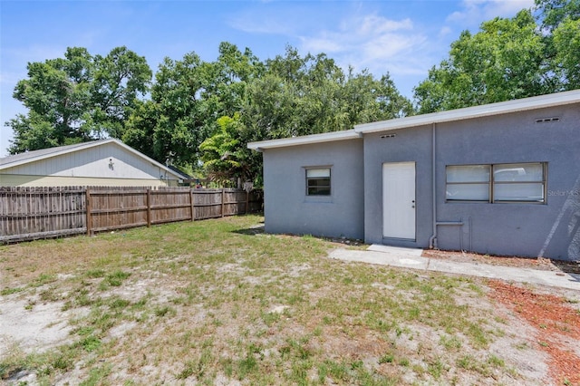 9310 N 12th St, Tampa, FL 33612 - view of yard