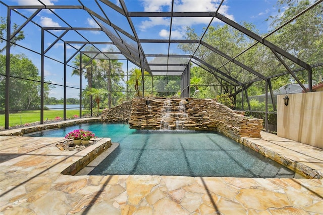 2103 N Golfview Dr, Plant City, FL 33566 - swimming pool featuring a patio area and glass enclosure
