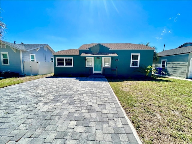 3110 10th Ave N, Saint Petersburg, FL 33713 - view of front of house with decorative driveway