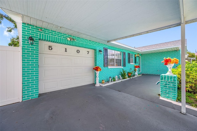 5107 Pine St, Seffner, FL 33584 - view of garage